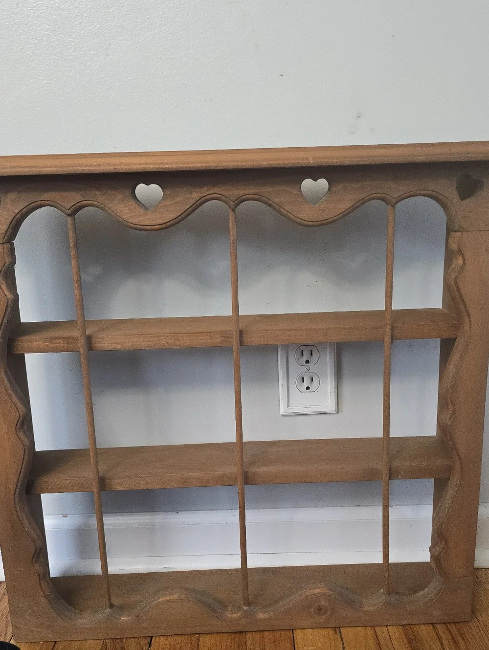 Vtg Heart Wood Wall Hanging 3 Tier 12 Tea Cup Saucer Curio Shelf Knick Rack
